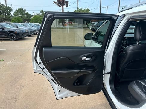 Used 2015 Jeep Cherokee Limited AWD/4WD image 13