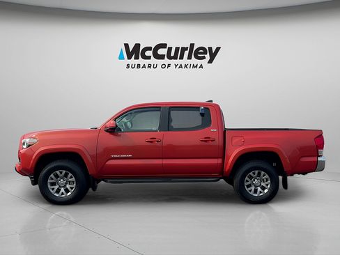Used 2017 Toyota Tacoma SR5 w/ Tow Package AWD/4WD image 8