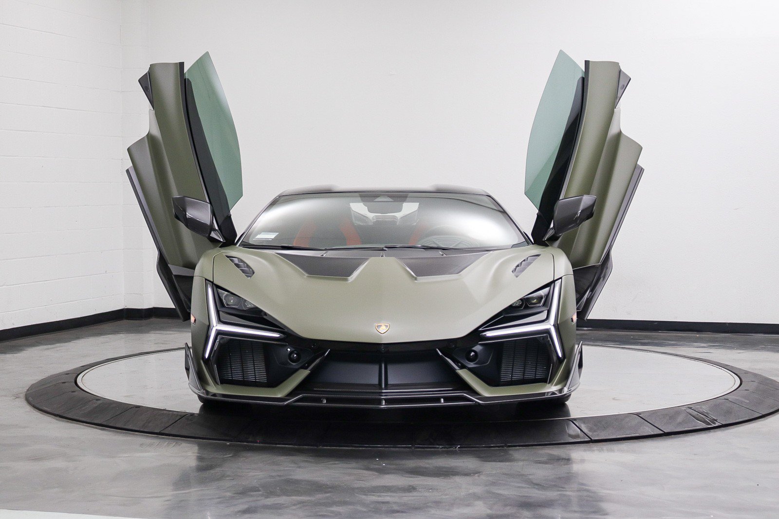 Used 2024 Lamborghini Revuelto AWD/4WD image 39
