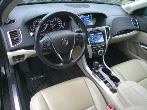 Used 2016 Acura TLX FWD image 11