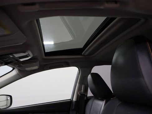 Used 2019 Subaru Crosstrek 2.0i Limited w/ Moonroof Package w/Navigation AWD/4WD image 12