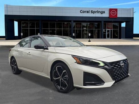 New 2026 Nissan Altima 2.5 SR w/ SR Premium Package FWD image 7