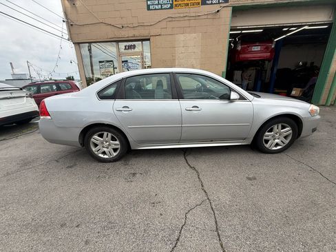 Used 2010 Chevrolet Impala LT FWD image 3