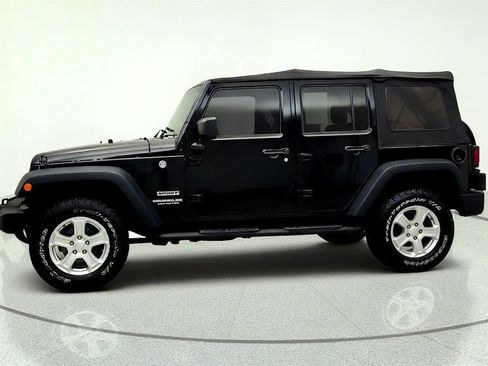 Used 2017 Jeep Wrangler Unlimited Sport w/ Connectivity Group AWD/4WD image 8