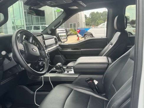 Used 2025 Ford F150 Lariat w/ Equipment Group 501A Mid AWD/4WD image 9