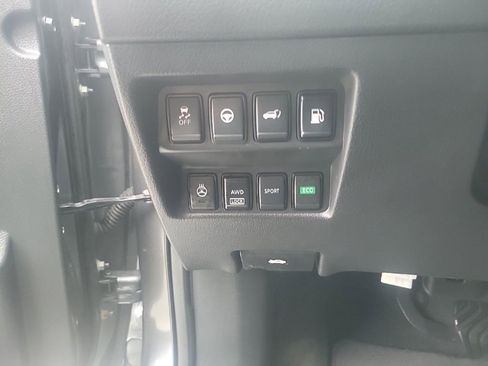 Used 2019 Nissan Rogue SL image 18