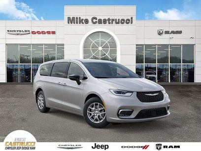 New 2026 Chrysler Pacifica Select