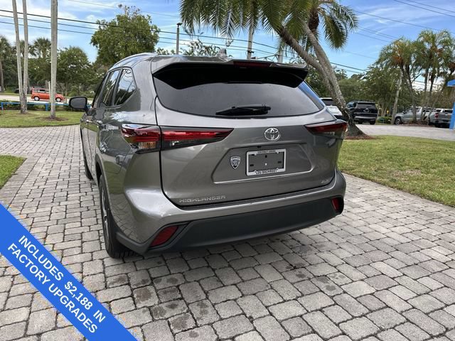 Used 2025 Toyota Highlander XLE FWD image 34