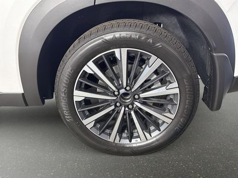 New 2026 Nissan Pathfinder Platinum image 30