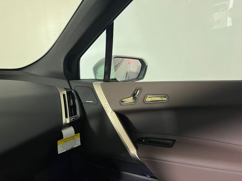 New 2026 BMW iX xDrive60 w/ Executive Package image 31