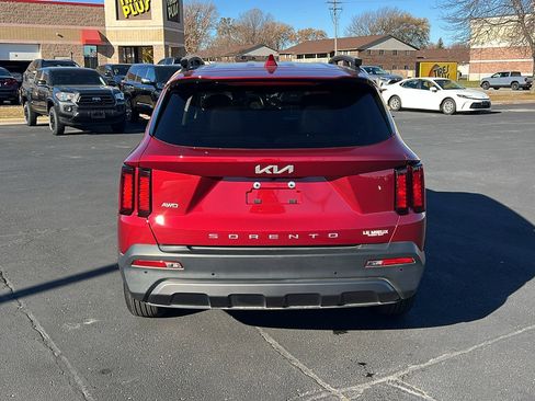 Used 2022 Kia Sorento S image 4