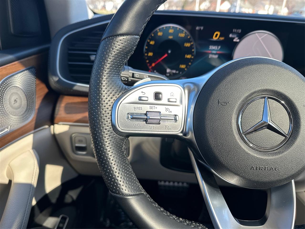 Used 2023 Mercedes-Benz GLS 450 4MATIC w/ AMG Line Exterior image 40