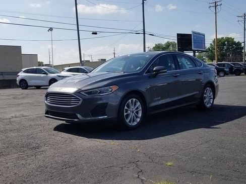 Used 2019 Ford Fusion SEL FWD image 2