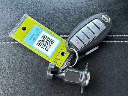Used 2024 Nissan Altima 2.5 SV FWD image 36