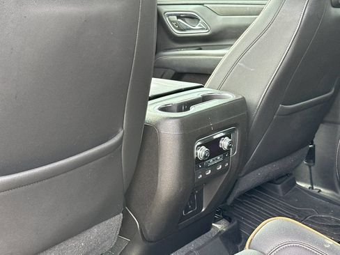 Used 2021 GMC Yukon XL AT4 w/ AT4 Premium Plus Package AWD/4WD image 8