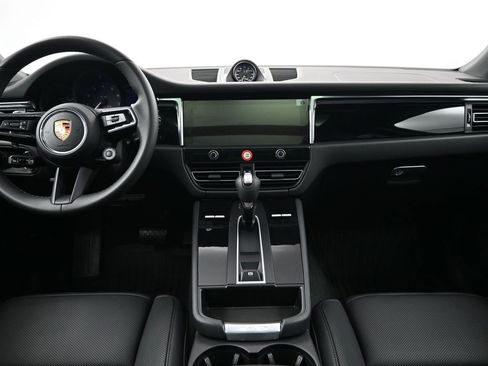 Certified 2026 Porsche Macan image 9