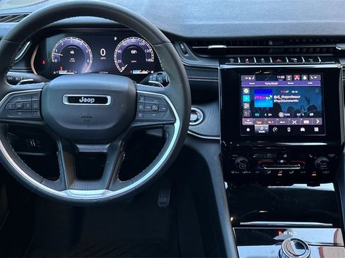 Used 2024 Jeep Grand Cherokee Altitude image 14