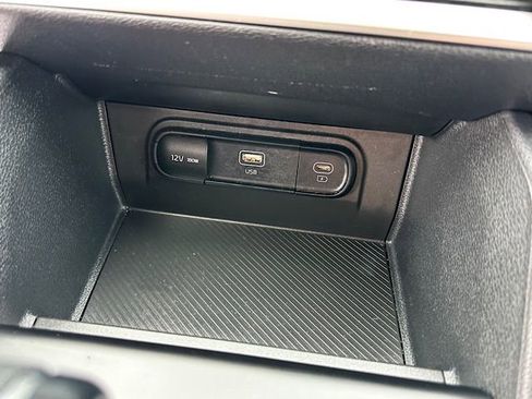 Used 2025 Kia Sportage LX image 25