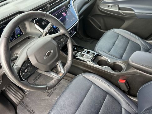 Used 2022 Chevrolet Bolt EUV LT w/ Convenience Package image 10