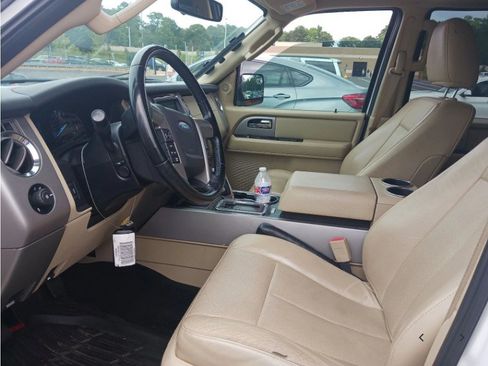 Used 2017 Ford Expedition Limited RWD image 7