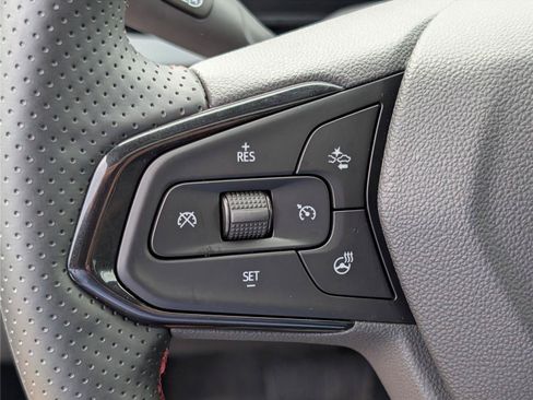 Used 2024 Chevrolet Trax RS w/ Sunroof Package FWD image 21