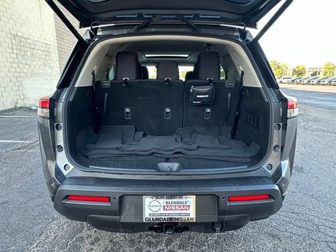 Used 2023 Nissan Pathfinder SV w/ SV Premium Package AWD/4WD image 14