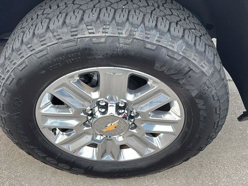 Certified 2024 Chevrolet Silverado 2500 High Country w/ Technology Package image 10