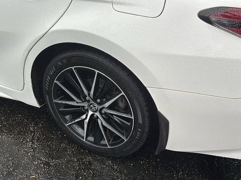 Used 2022 Toyota Camry SE image 9