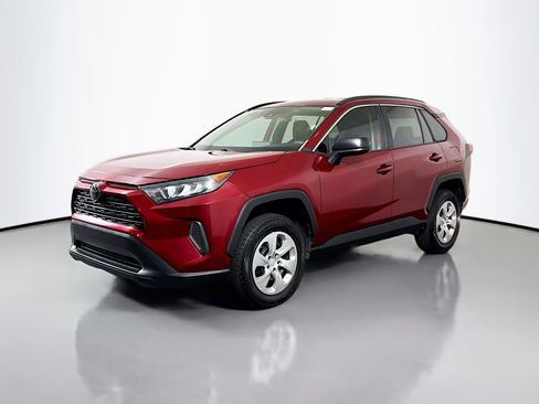Used 2020 Toyota RAV4 LE image 4