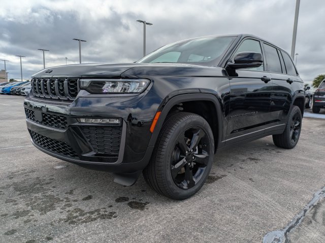 New 2026 Jeep Grand Cherokee Limited w/ Limited Altitude Package RWD image 8