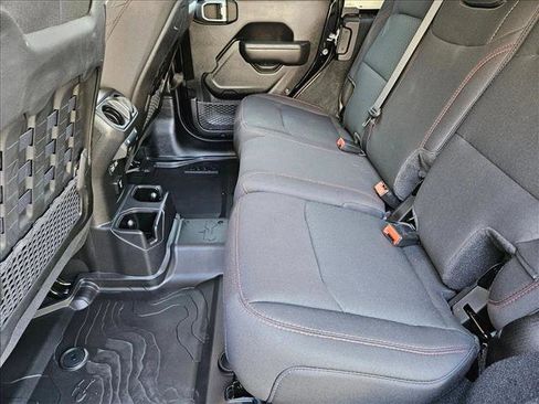 Used 2022 Jeep Wrangler Unlimited Rubicon image 18