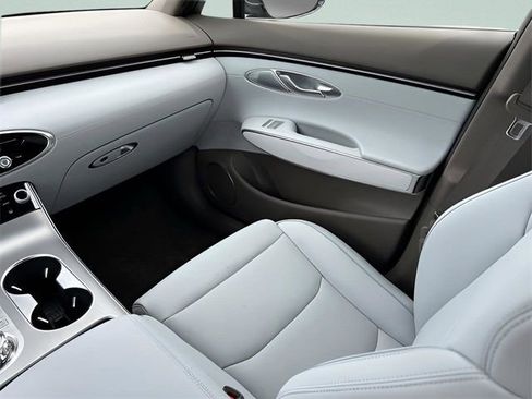 New 2026 Genesis GV70 2.5T Advanced image 16