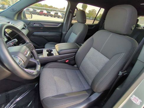 Used 2025 GMC Acadia Elevation image 22