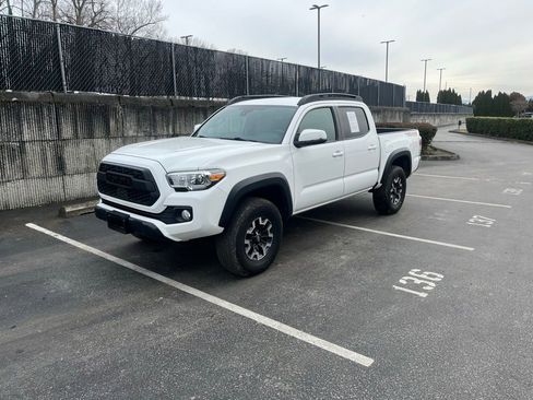 Certified 2021 Toyota Tacoma TRD Off-Road image 1
