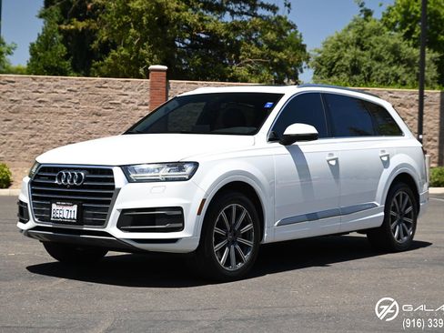 Used 2018 Audi Q7 3.0T Premium Plus image 3