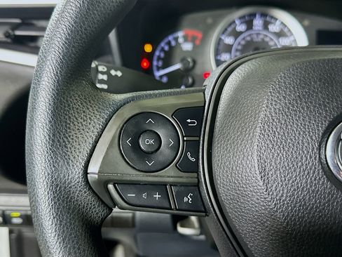 Used 2021 Toyota Corolla LE FWD image 16