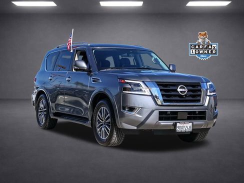 Used 2024 Nissan Armada SL w/ Captain's Chairs Package RWD image 2