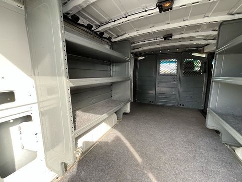 Used 2018 Nissan NV 2500 S image 11