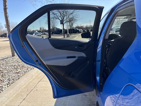 Used 2024 Chevrolet Equinox LS w/ LS Convenience Package image 12