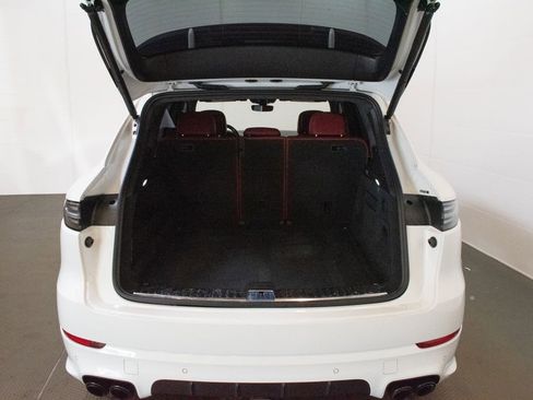 Used 2022 Porsche Cayenne GTS AWD/4WD image 13