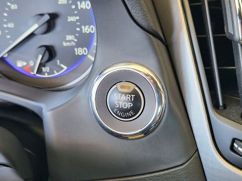 Used 2019 INFINITI Q60 3.0t Luxe w/ Essential Package image 18