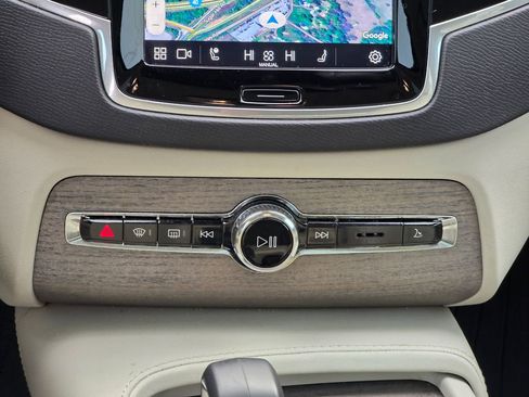 Used 2024 Volvo XC90 B6 Plus w/ Protection Package Premier image 21