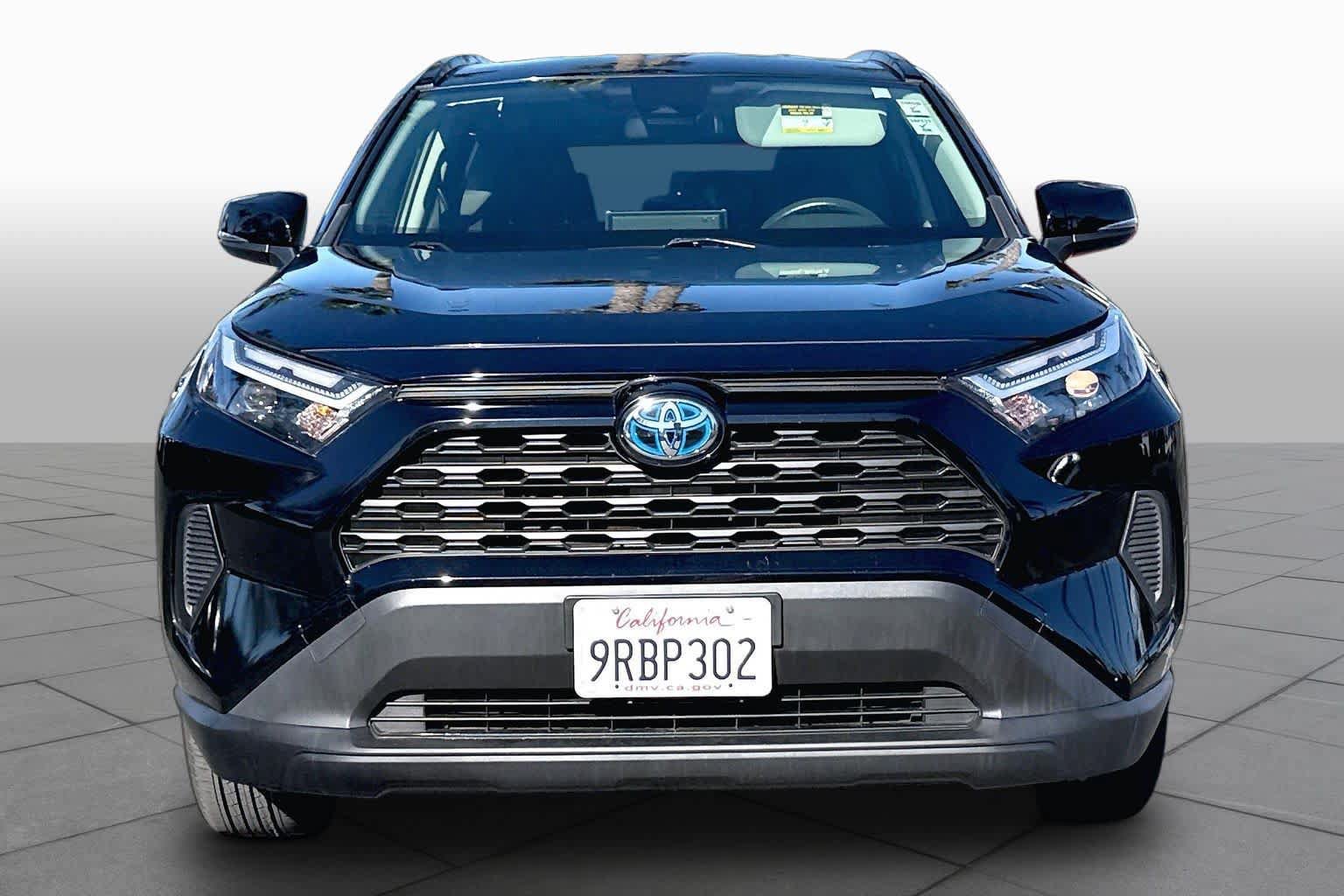 Used 2024 Toyota RAV4 LE AWD/4WD image 3