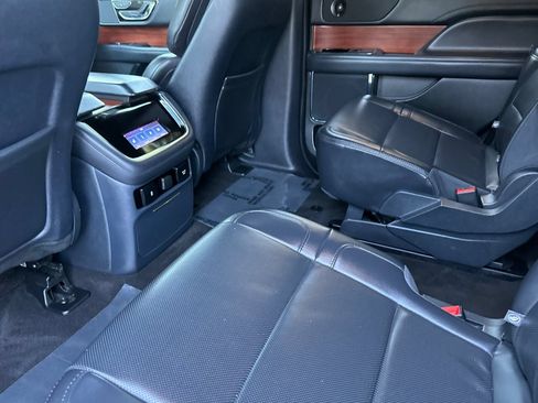 Used 2024 Lincoln Navigator Premiere AWD/4WD image 14