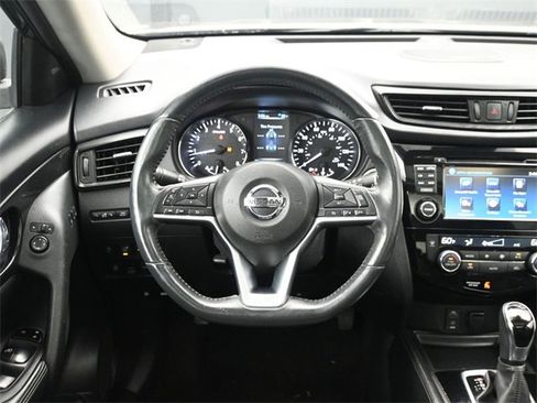 Used 2017 Nissan Rogue SL w/ SL Premium Package image 24