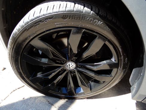 Used 2020 Volkswagen Tiguan SE R-Line w/ 3rd Row Seat Package image 25