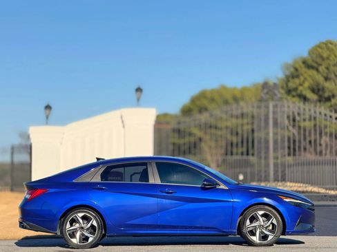 Used 2021 Hyundai Elantra SEL w/ Convenience + Premium Package image 6