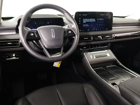 New 2026 Lincoln Aviator 2WD image 2