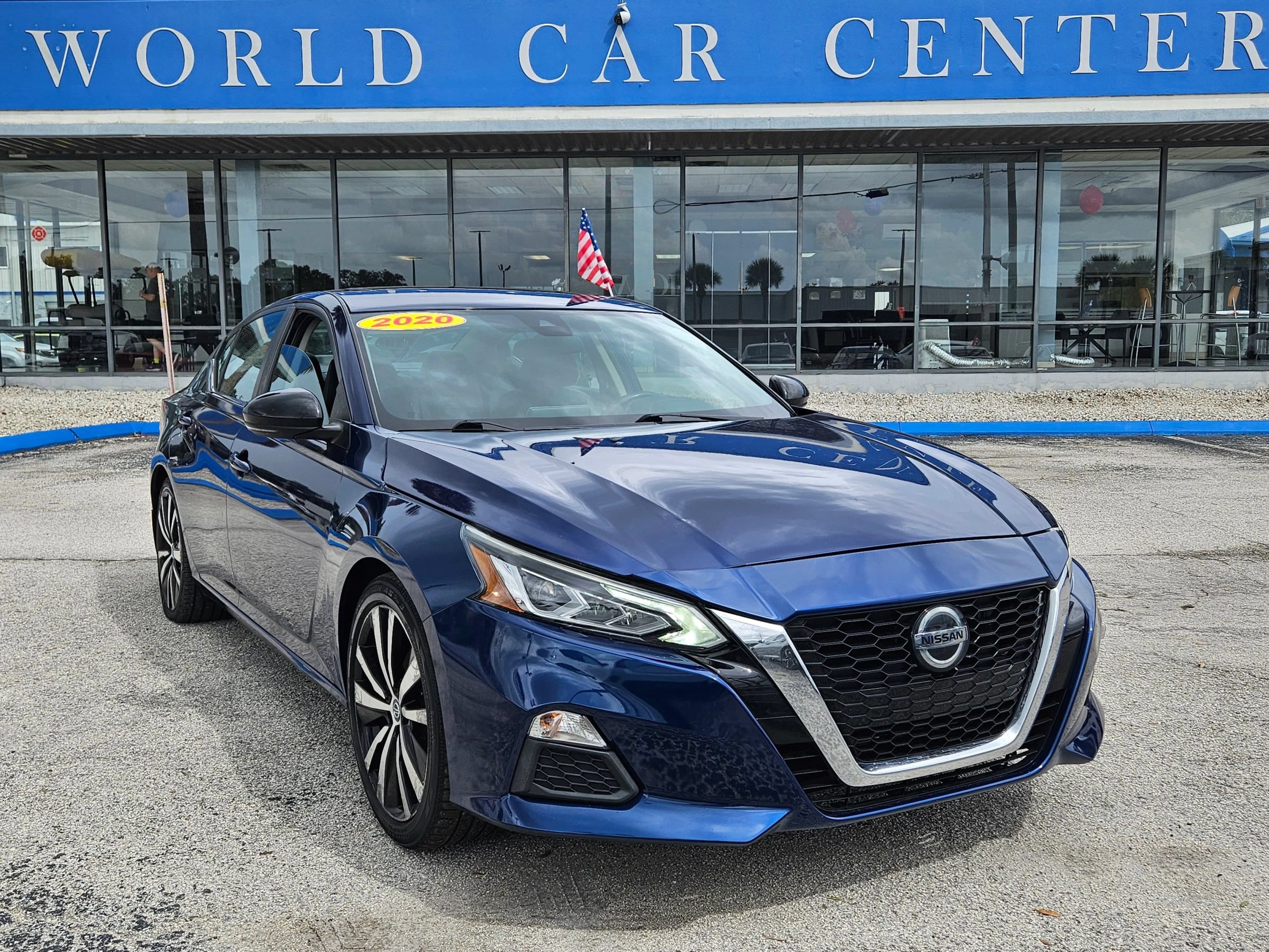Used 2020 Nissan Altima 2.5 SR w/ Premium Package FWD image 1