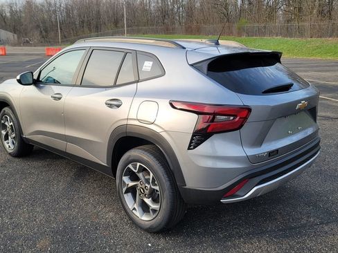 New 2026 Chevrolet Trax LT FWD image 9